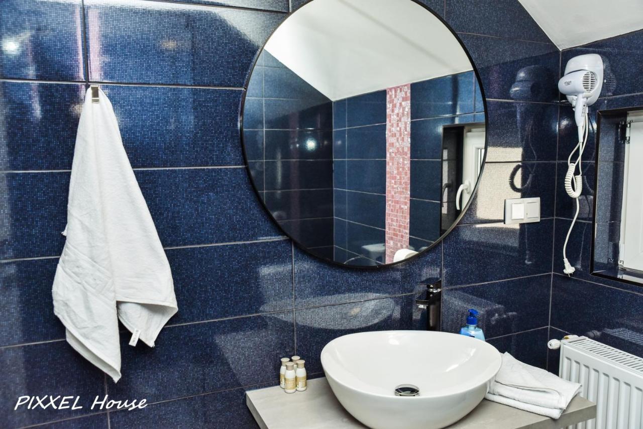 Hotel Pixxel House à Moeciu De Sus Extérieur photo