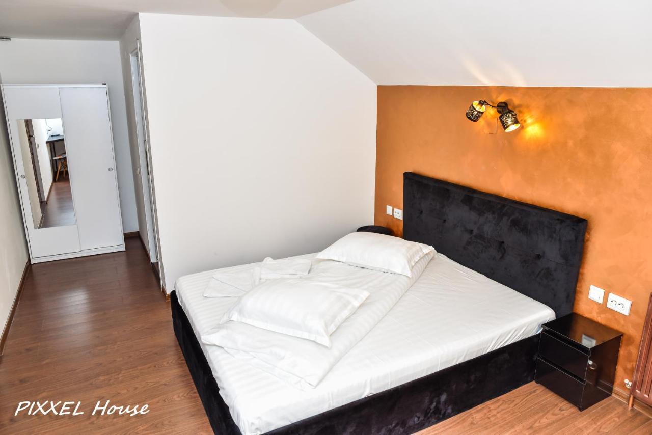 Hotel Pixxel House à Moeciu De Sus Extérieur photo