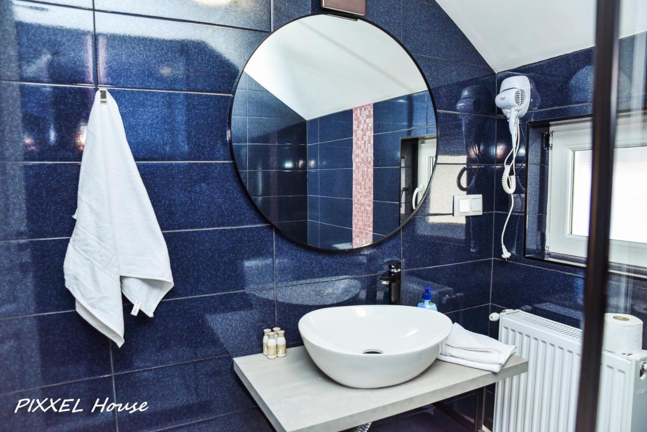 Hotel Pixxel House à Moeciu De Sus Extérieur photo