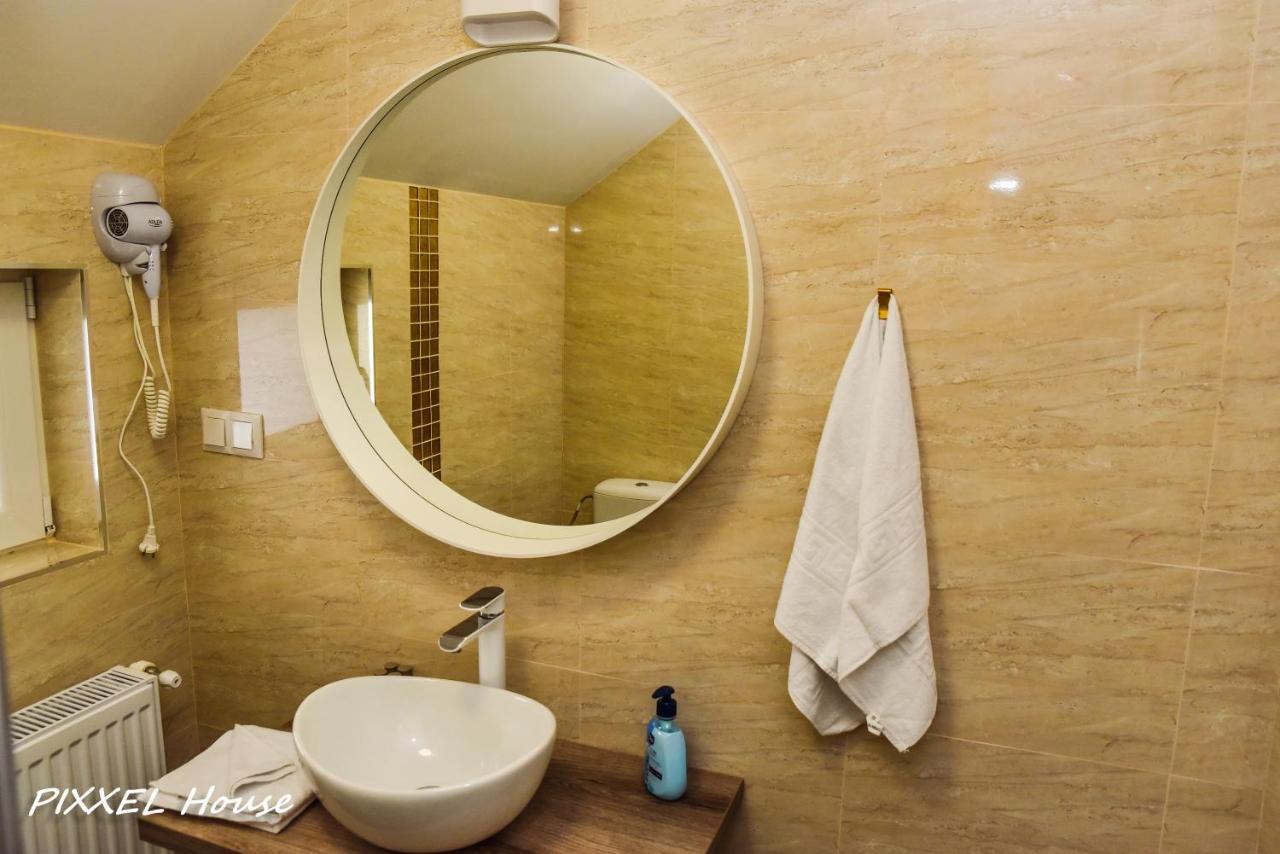 Hotel Pixxel House à Moeciu De Sus Extérieur photo